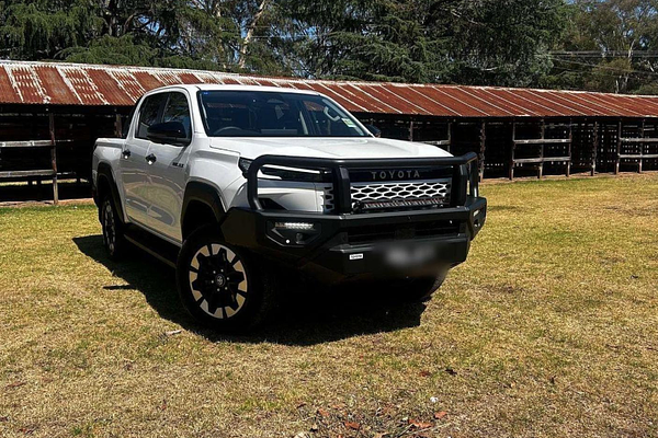 2025 Toyota Hilux SR5 48V GUN227R 4X4