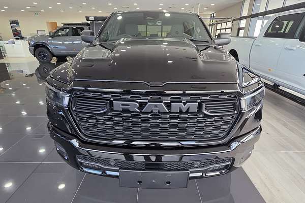 2026 RAM 1500 Express Black Edition Hurricane SO DT 4X4 SWB