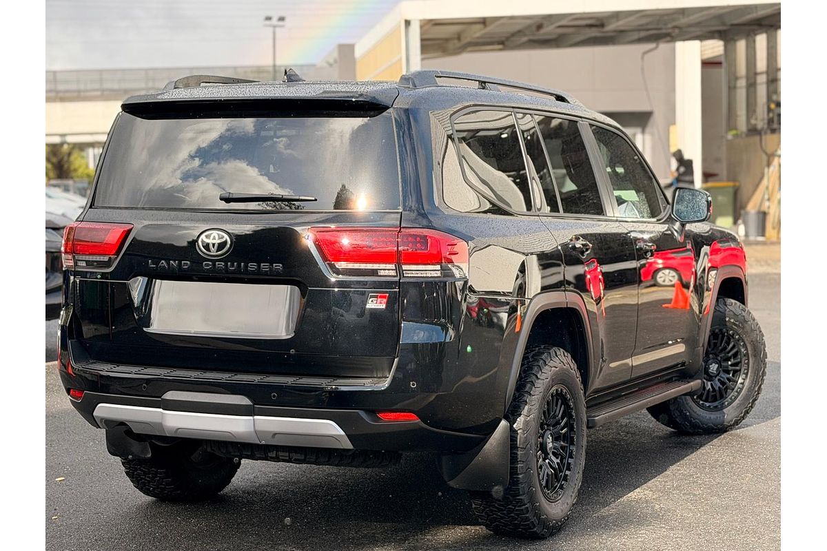 2024 Toyota Landcruiser GR Sport FJA300R