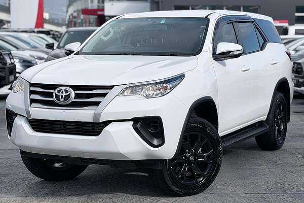 2015 Toyota Fortuner GX GUN156R