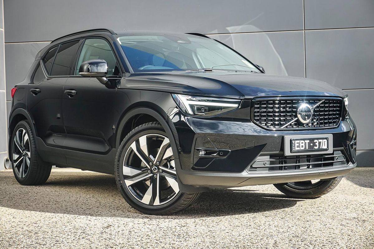 2026 Volvo XC40 Ultra B4 Dark