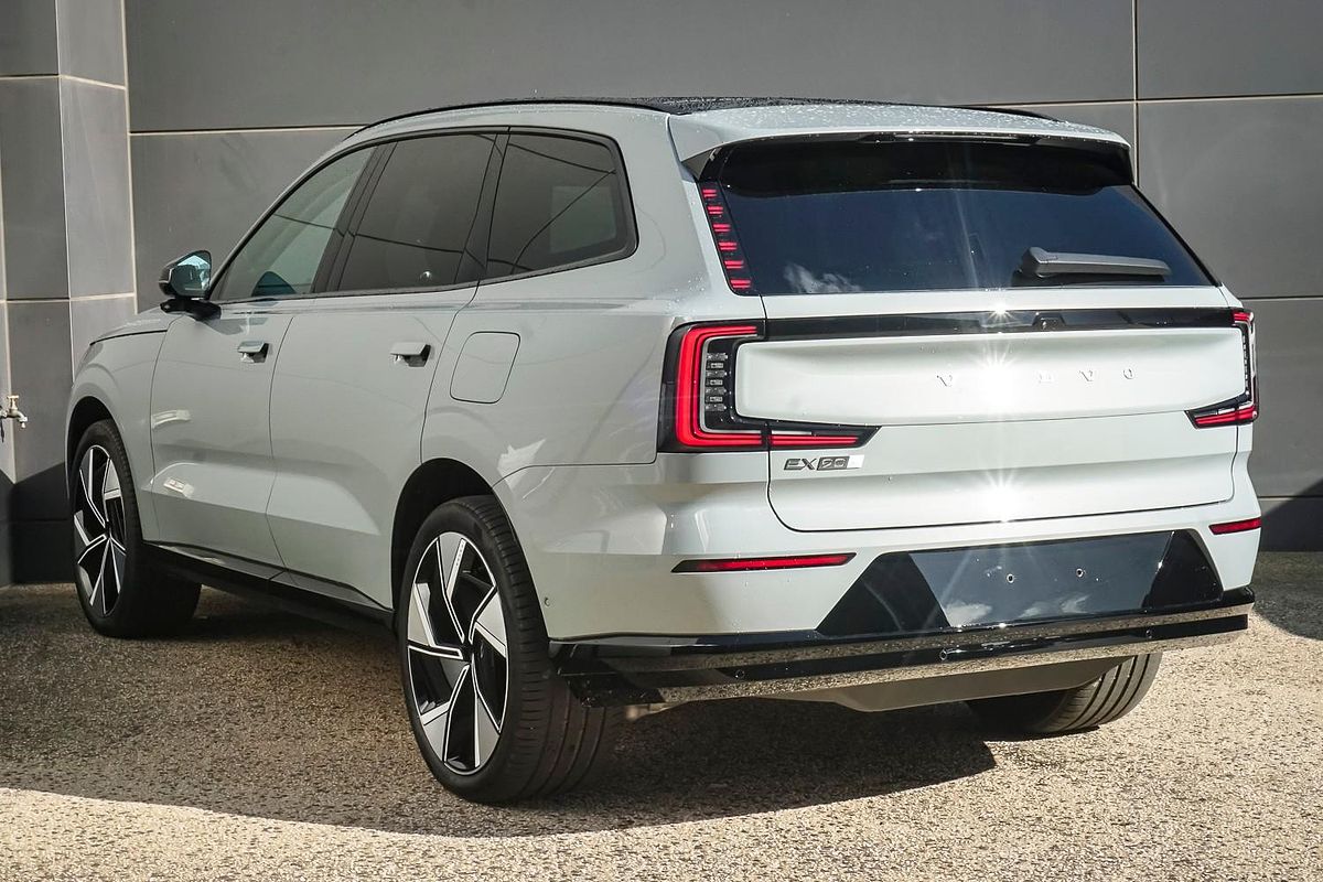 2024 Volvo EX90 Ultra Twin Motor Performance