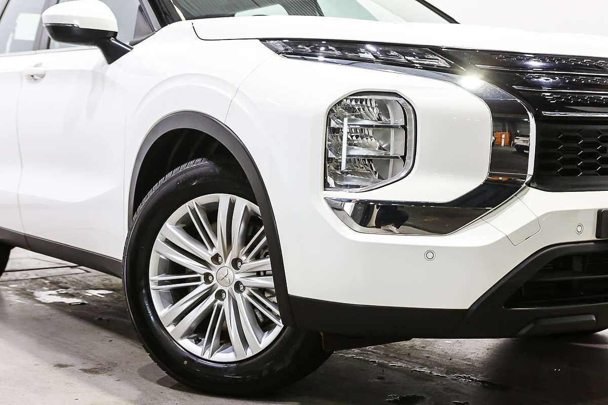 2024 Mitsubishi Outlander ES ZM