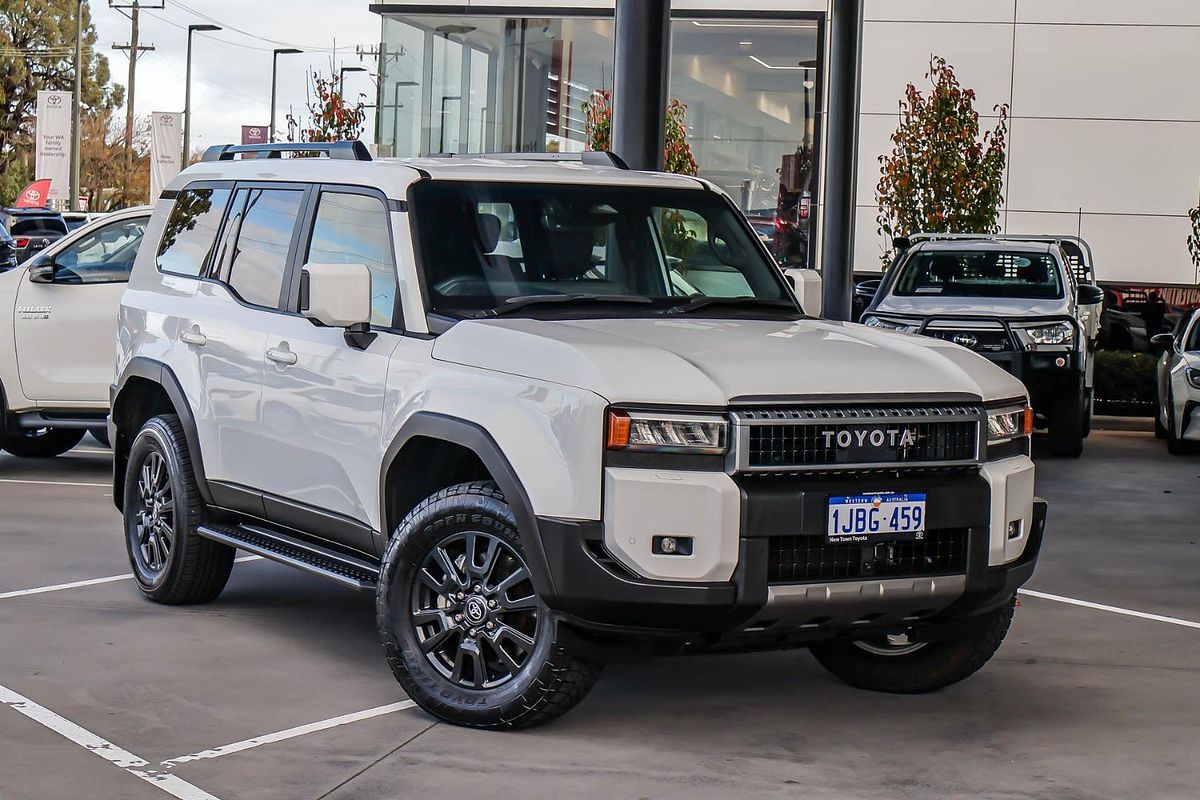 2025 Toyota Landcruiser Prado