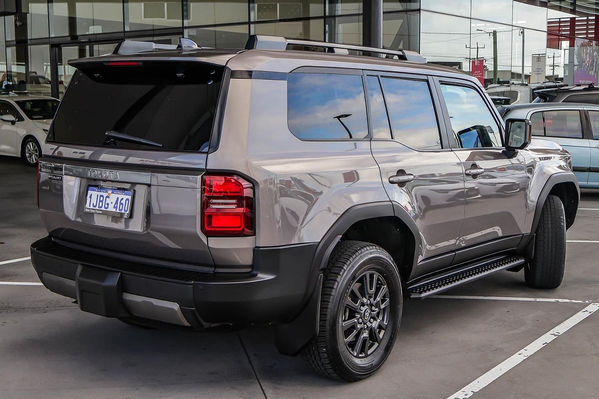2025 Toyota Landcruiser Prado