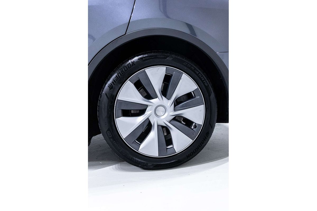 2022 Tesla Model Y Rear-Wheel Drive