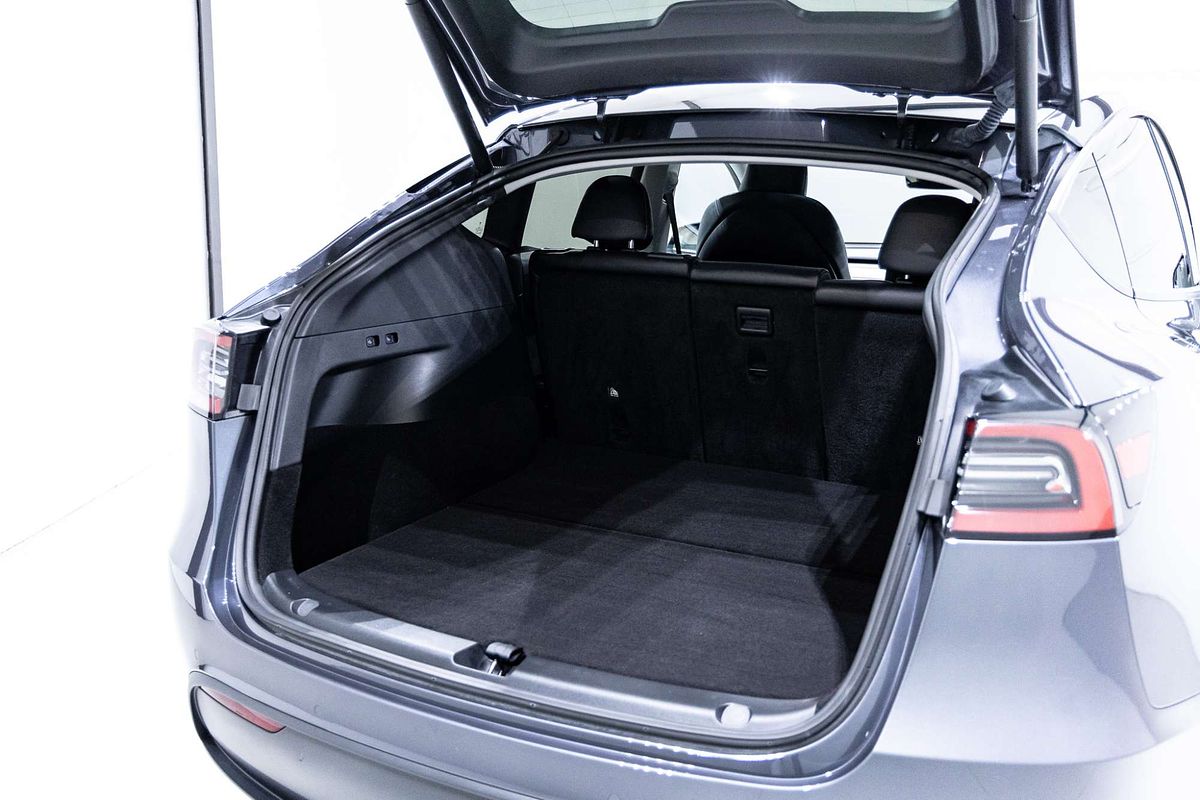 2022 Tesla Model Y Rear-Wheel Drive