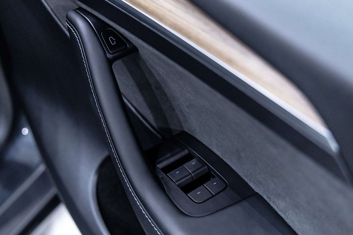 2022 Tesla Model Y Rear-Wheel Drive
