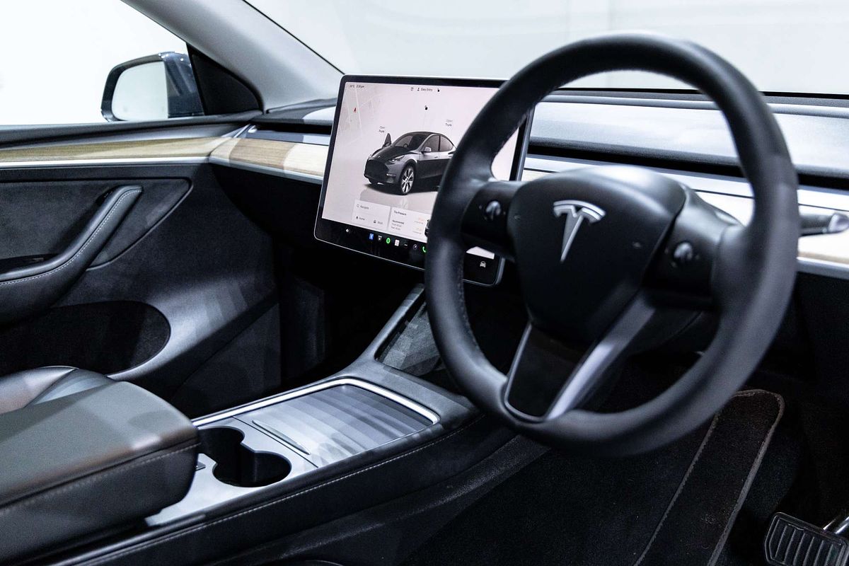 2022 Tesla Model Y Rear-Wheel Drive