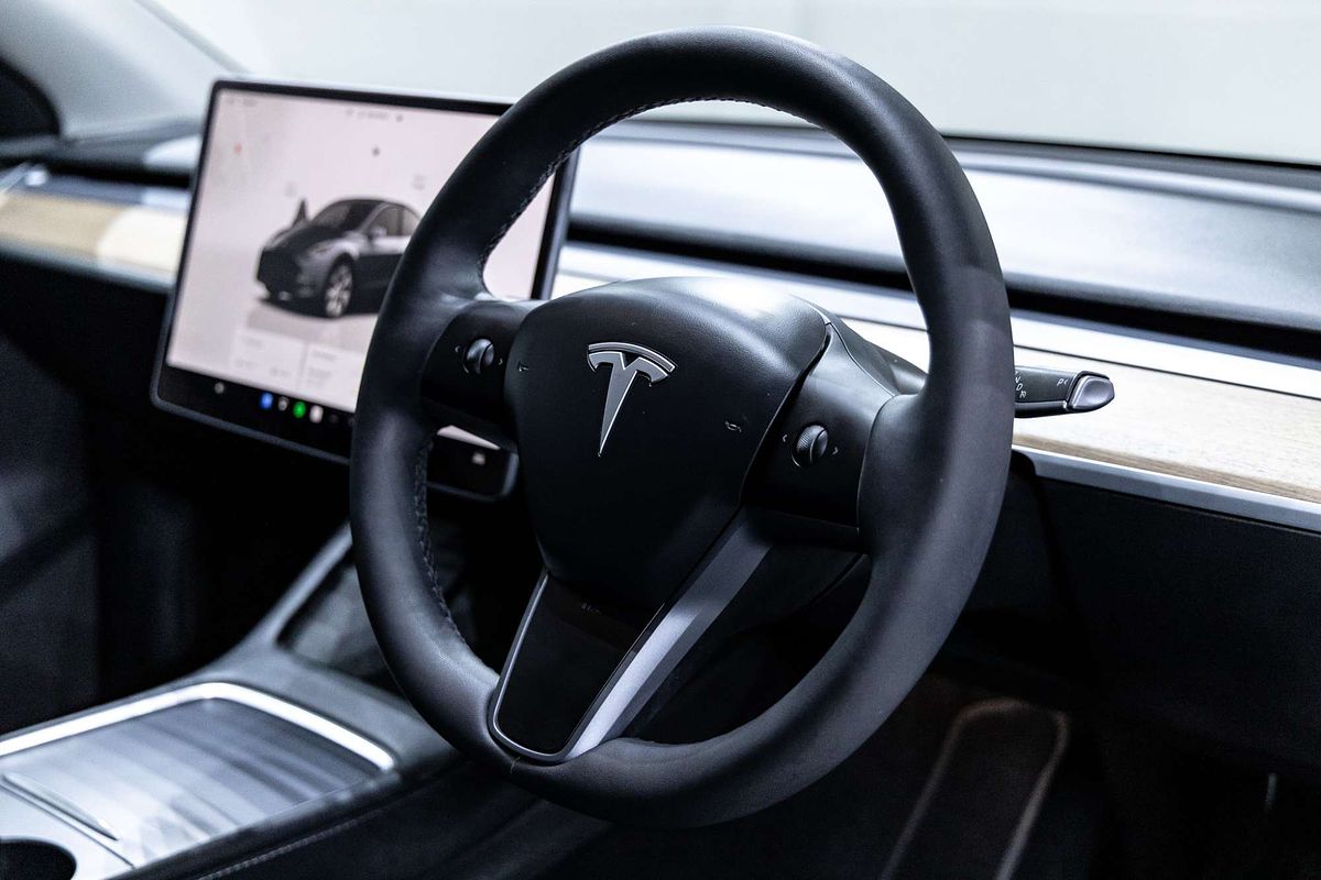 2022 Tesla Model Y Rear-Wheel Drive