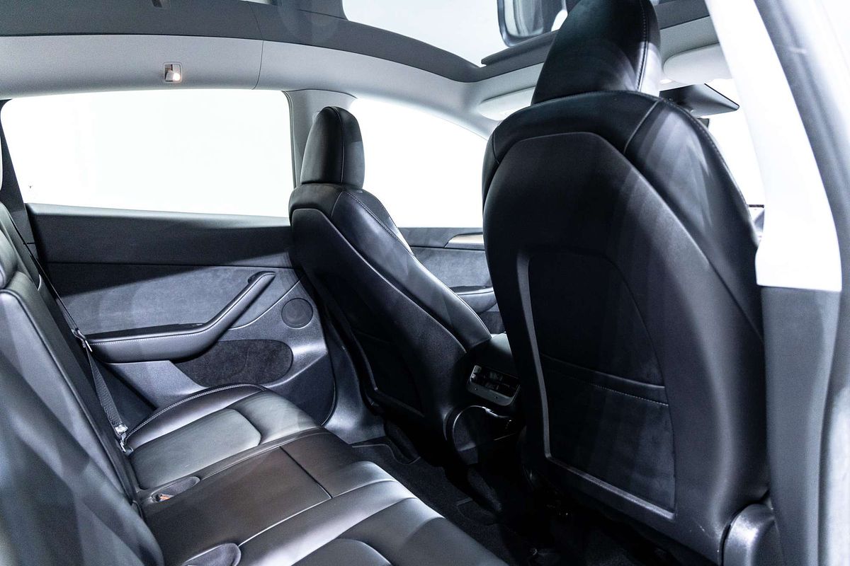 2022 Tesla Model Y Rear-Wheel Drive