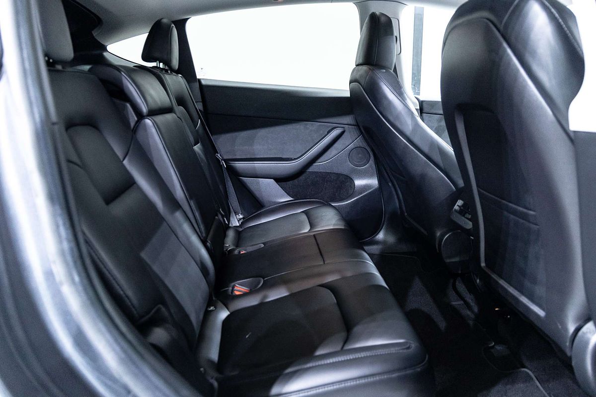 2022 Tesla Model Y Rear-Wheel Drive