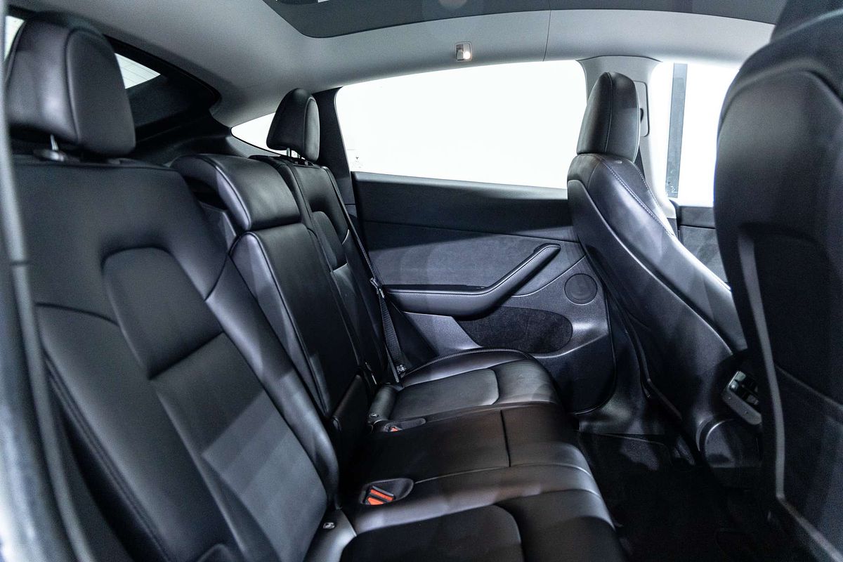 2022 Tesla Model Y Rear-Wheel Drive