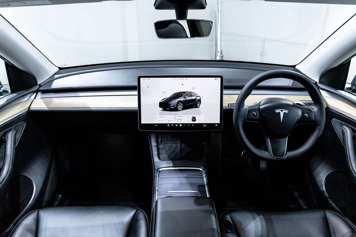 2022 Tesla Model Y Rear-Wheel Drive