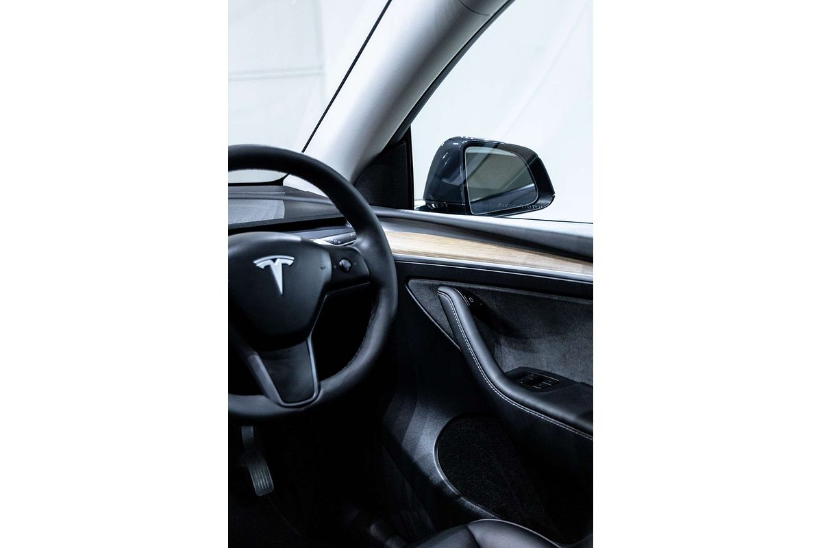 2022 Tesla Model Y Rear-Wheel Drive