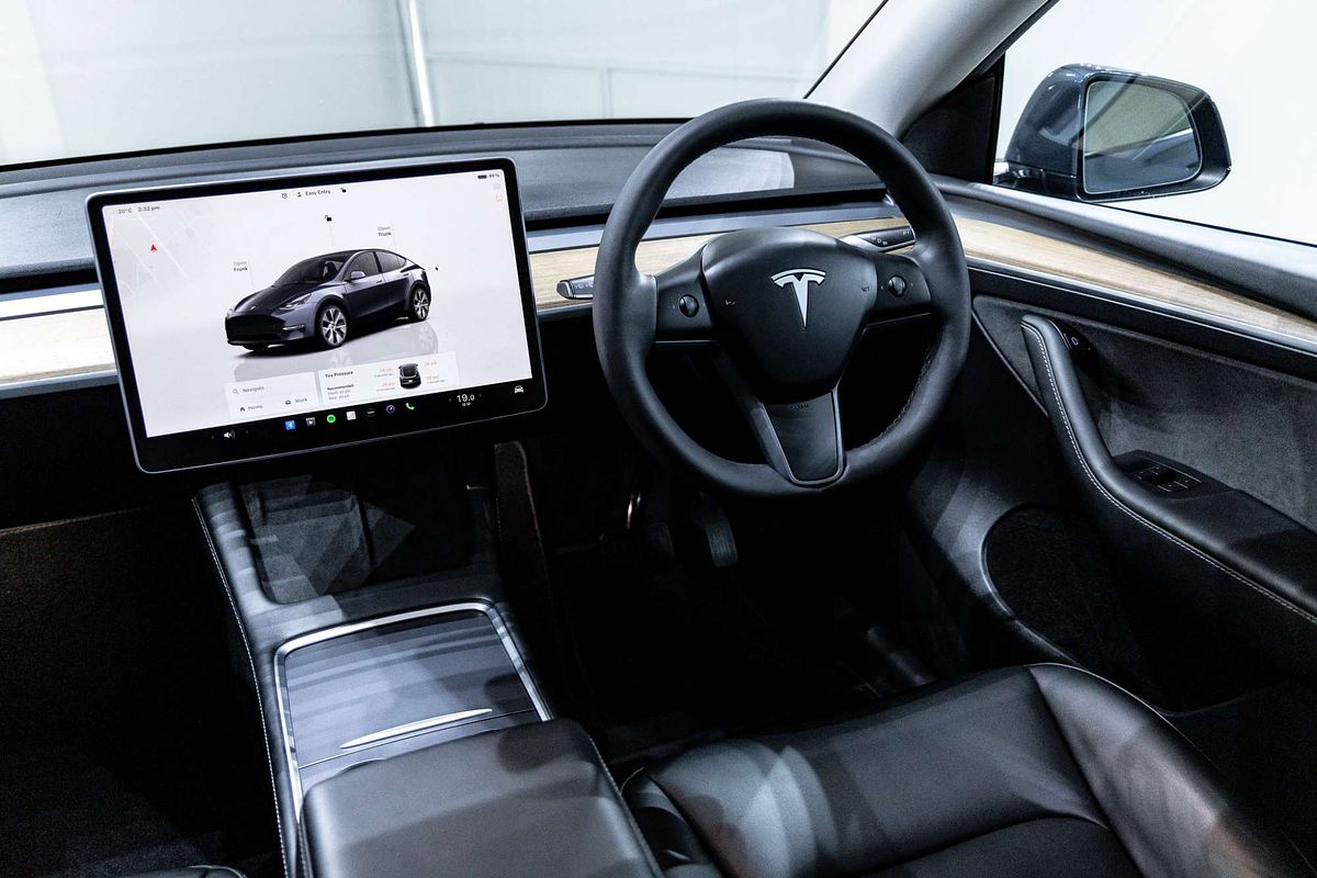 2022 Tesla Model Y Rear-Wheel Drive