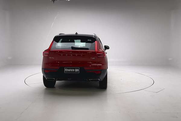 2019 Volvo XC40 T5 R-Design thumb-6