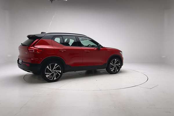 2019 Volvo XC40 T5 R-Design thumb-7