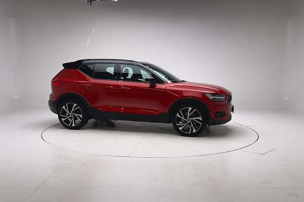 2019 Volvo XC40 T5 R-Design thumb-8