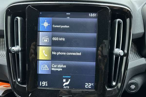 2019 Volvo XC40 T5 R-Design thumb-15