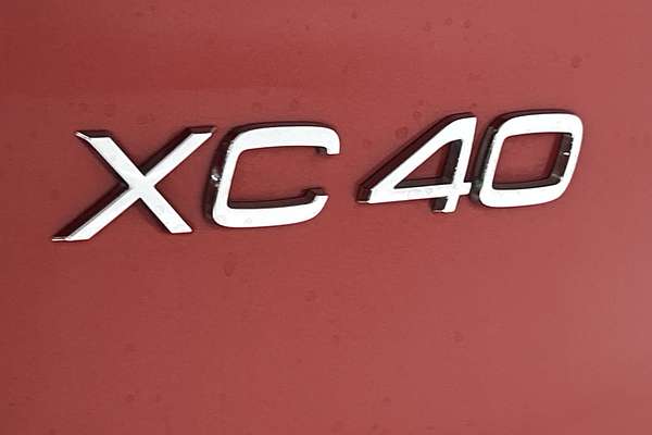 2019 Volvo XC40 T5 R-Design thumb-20