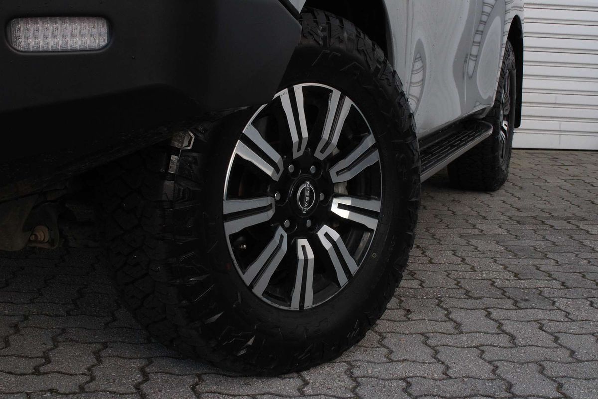 2024 Nissan Patrol Ti Y62