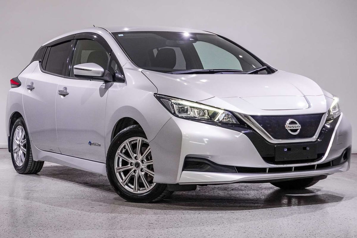 2019 Nissan LEAF X ZE1