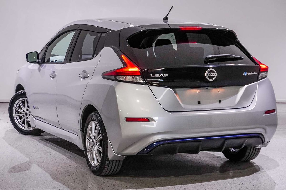 2019 Nissan LEAF X ZE1