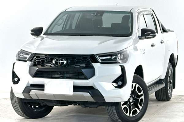 2024 Toyota Hilux SR5 48V GUN126R 4X4