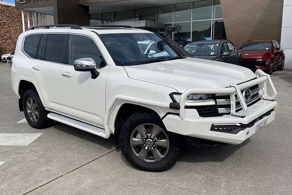 2022 Toyota Landcruiser Sahara FJA300R