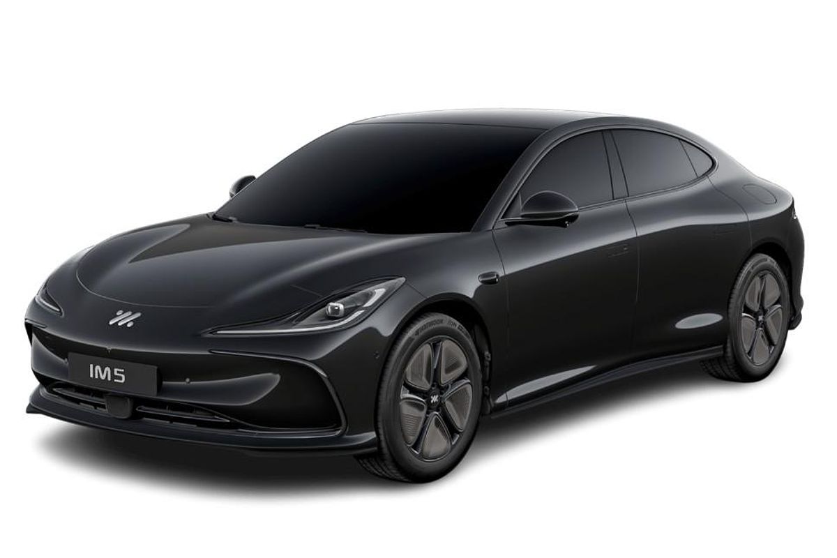 2025 MG IM5 Premium P12L
