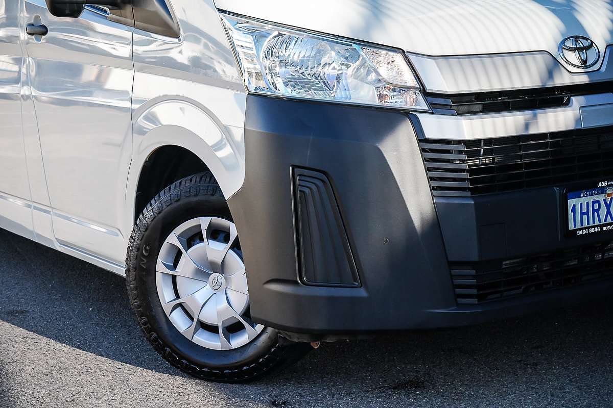2022 Toyota Hiace Commuter GDH322R ELWB High Roof