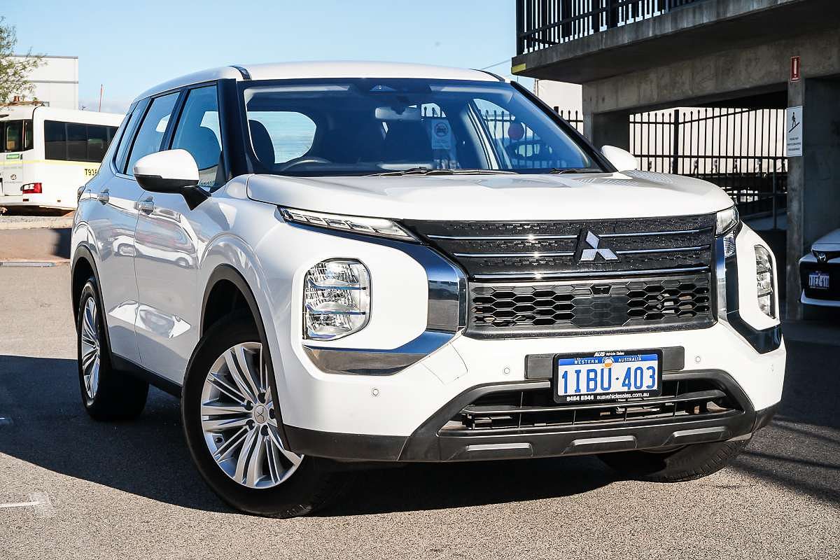 2023 Mitsubishi Outlander ES ZM