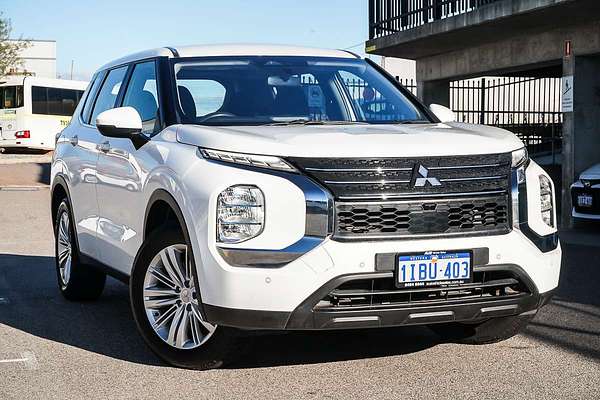 2023 Mitsubishi Outlander ES ZM