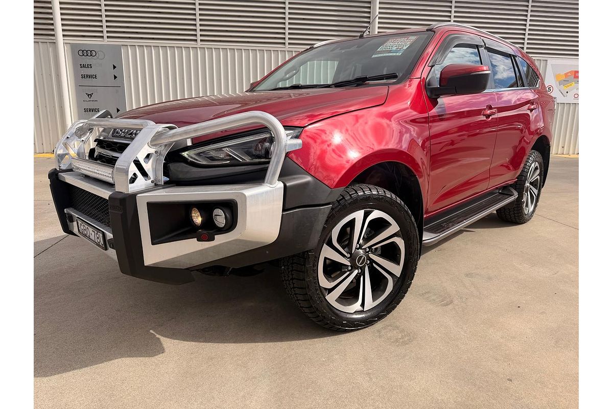 2022 Isuzu MU-X LS-T