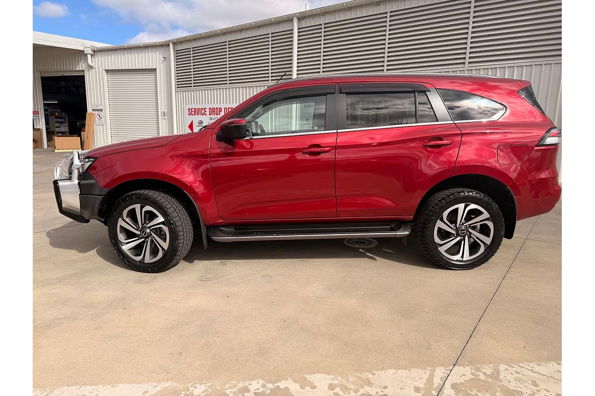 2022 Isuzu MU-X LS-T