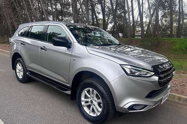 2021 Isuzu MU-X LS-M