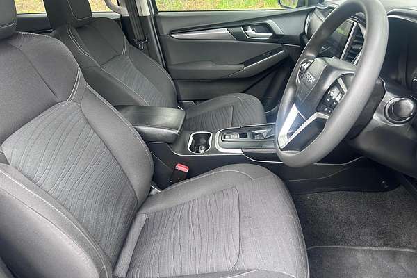 2021 Isuzu MU-X LS-M thumb-17