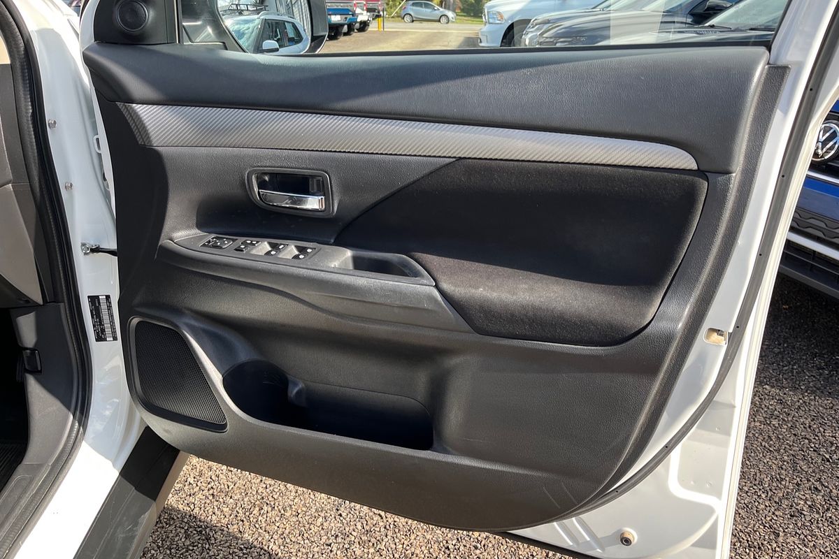 2016 Mitsubishi Outlander LS ZK