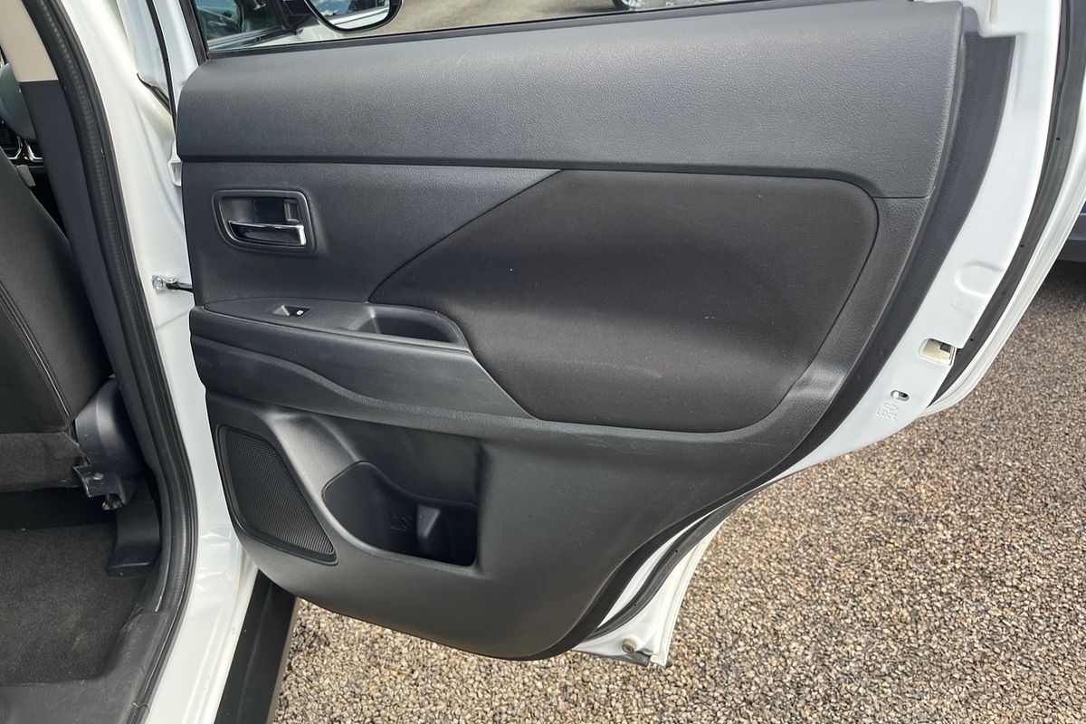 2016 Mitsubishi Outlander LS ZK
