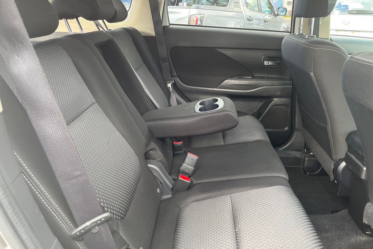 2016 Mitsubishi Outlander LS ZK