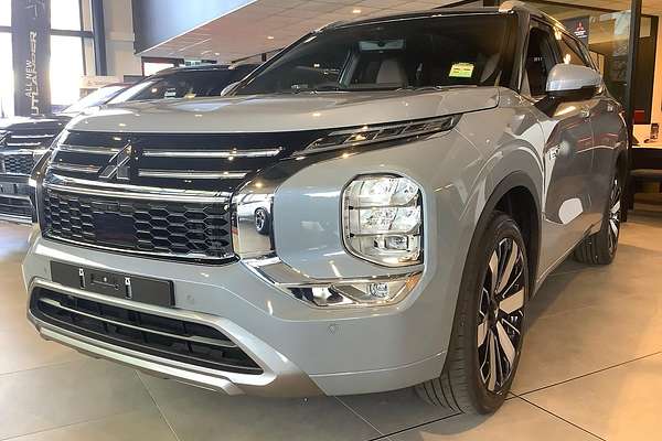 2025 Mitsubishi Outlander PHEV Exceed Tourer ZM
