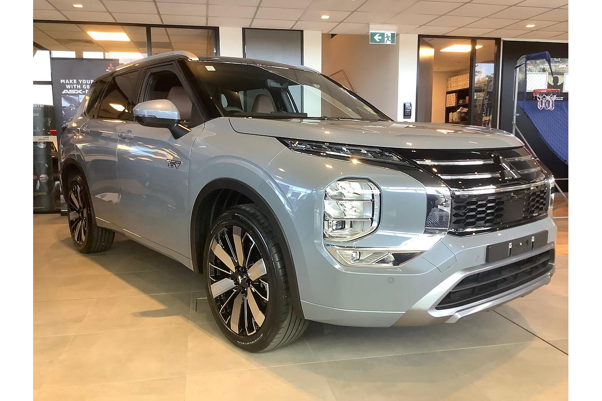 2025 Mitsubishi Outlander PHEV Exceed Tourer ZM