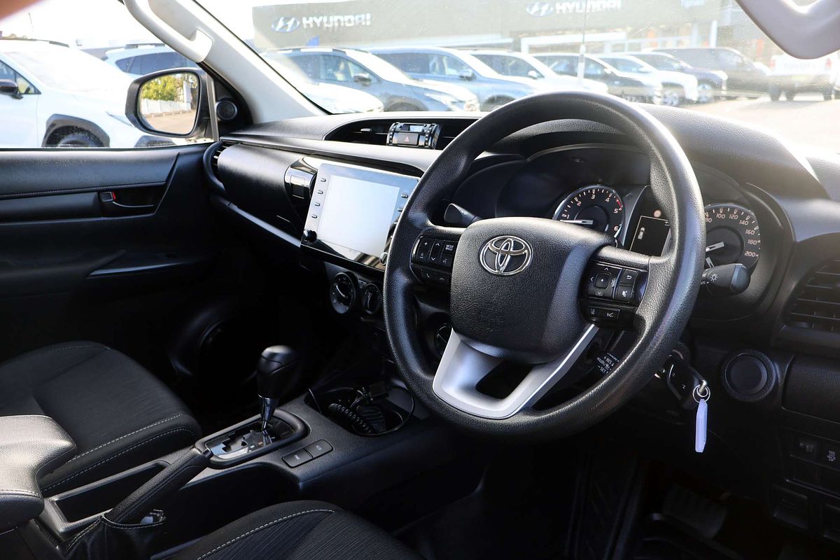 2022 Toyota Hilux SR GUN126R 4X4 image 4