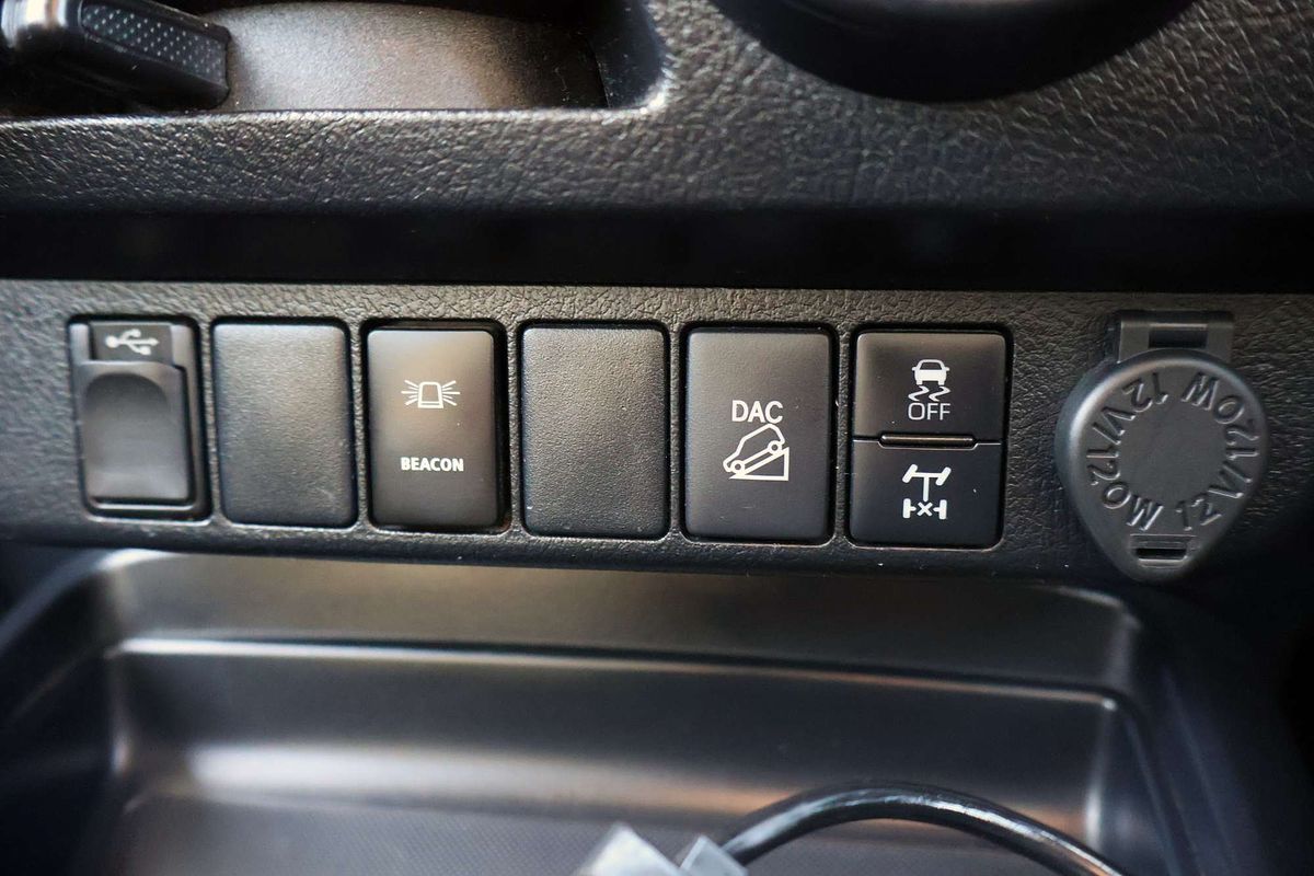 2022 Toyota Hilux SR GUN126R 4X4 image 16