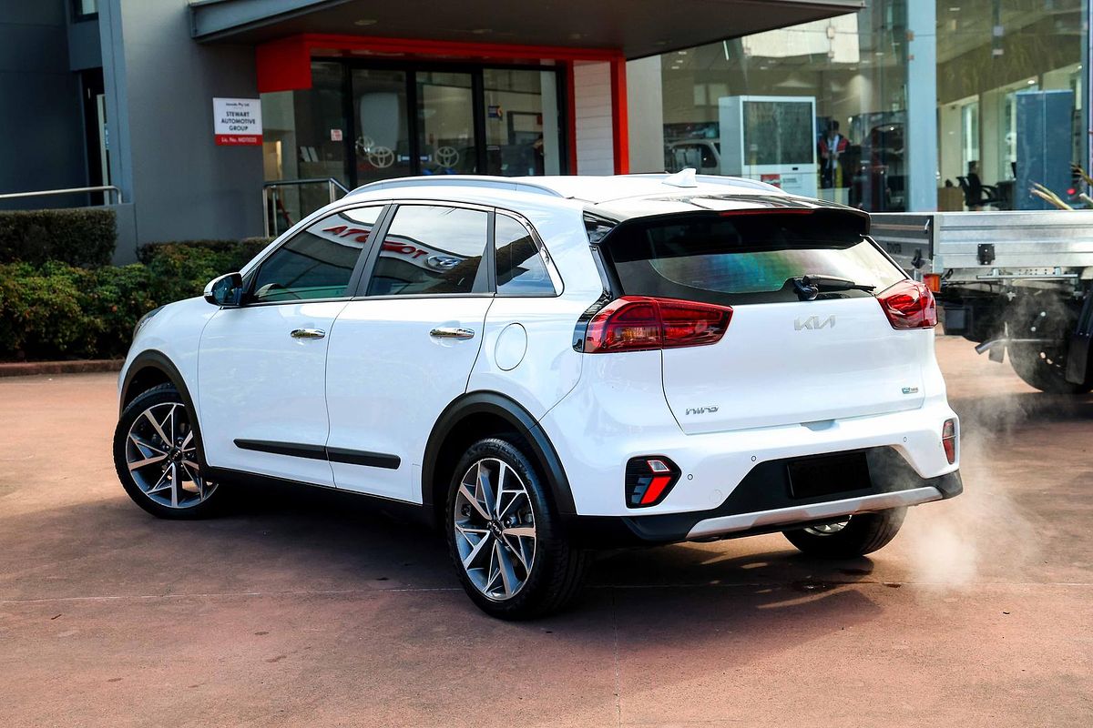 2022 Kia Niro Hybrid Sport DE
