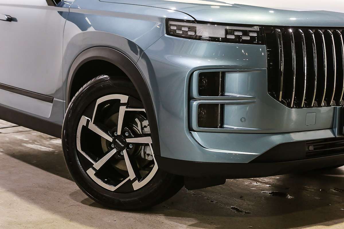 2025 OMODA JAECOO J7 Track