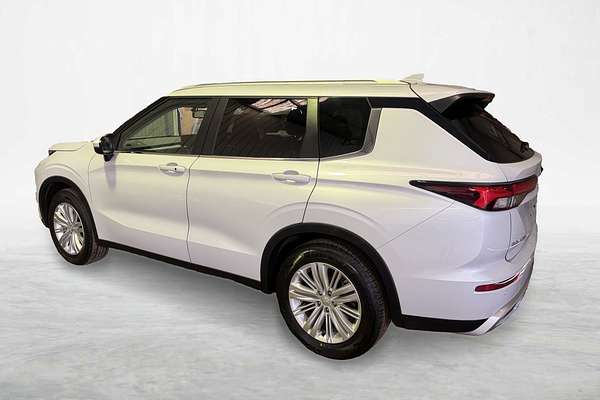 2025 Mitsubishi Outlander LS ZM