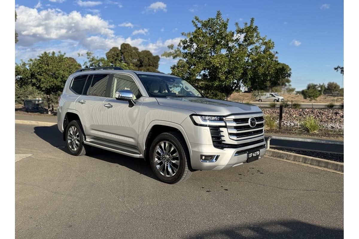 2025 Toyota Landcruiser Sahara ZX FJA300R