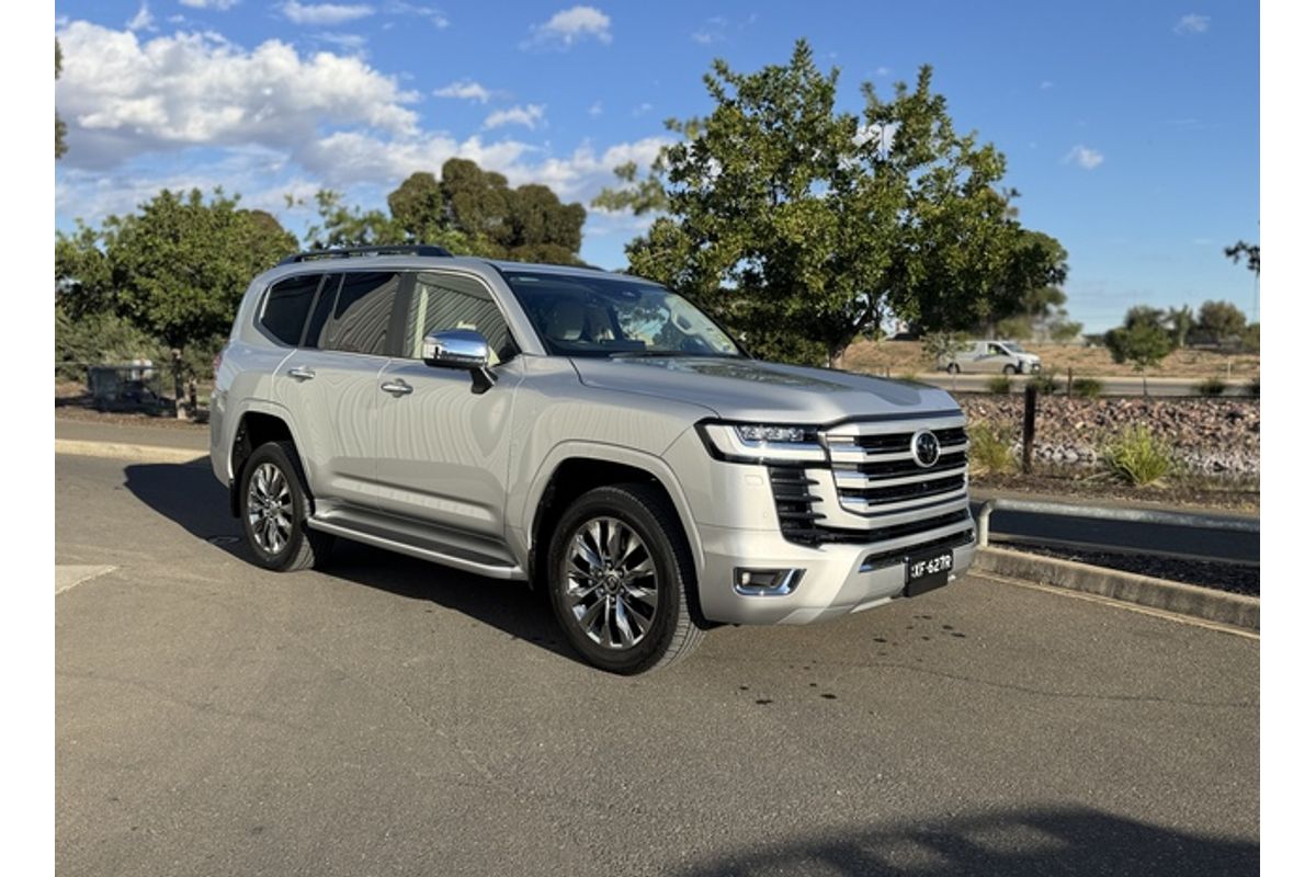 2025 Toyota Landcruiser Sahara ZX FJA300R
